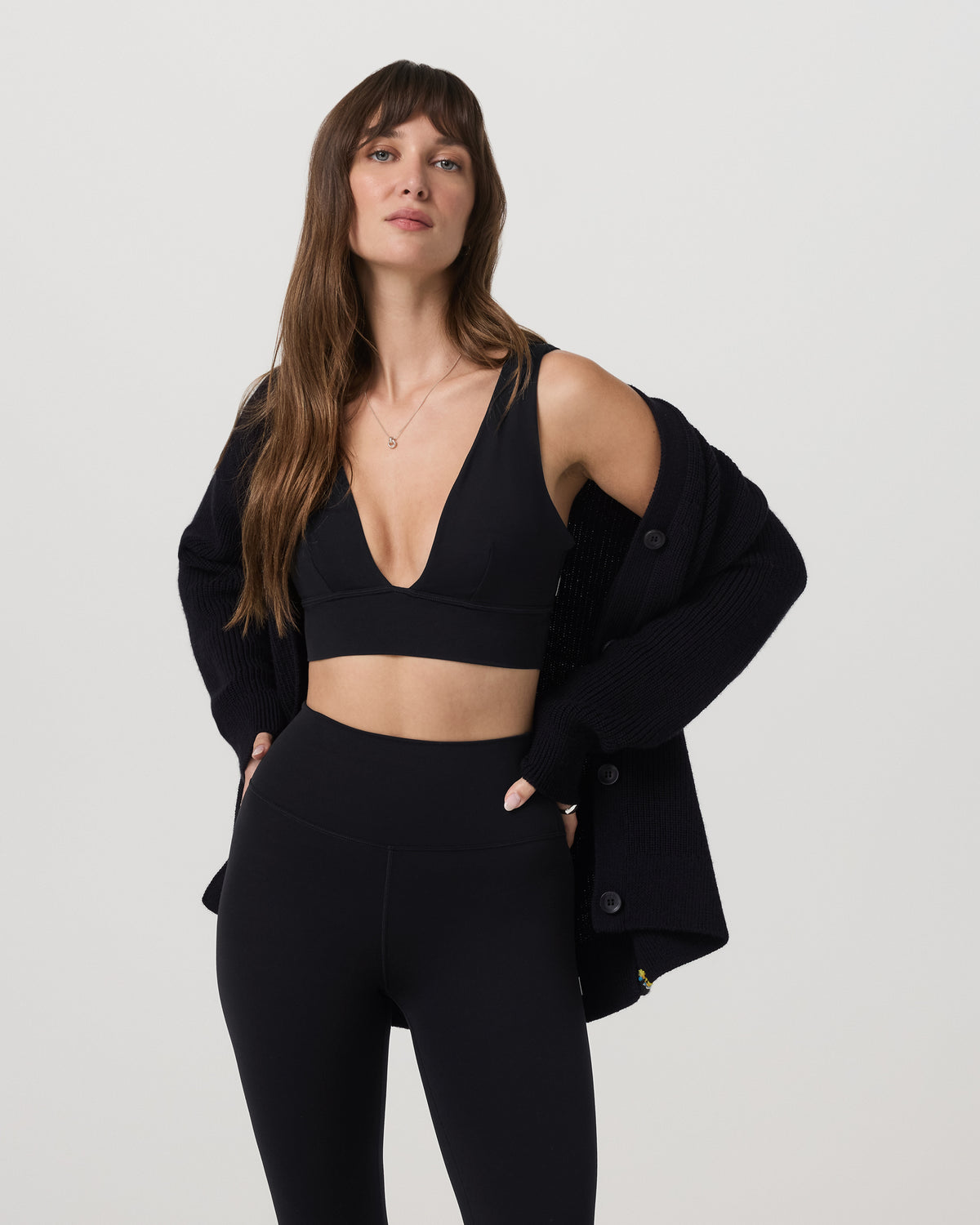 Alps Boyfriend Cardigan Women's Black Knit Sweater | Vuori online