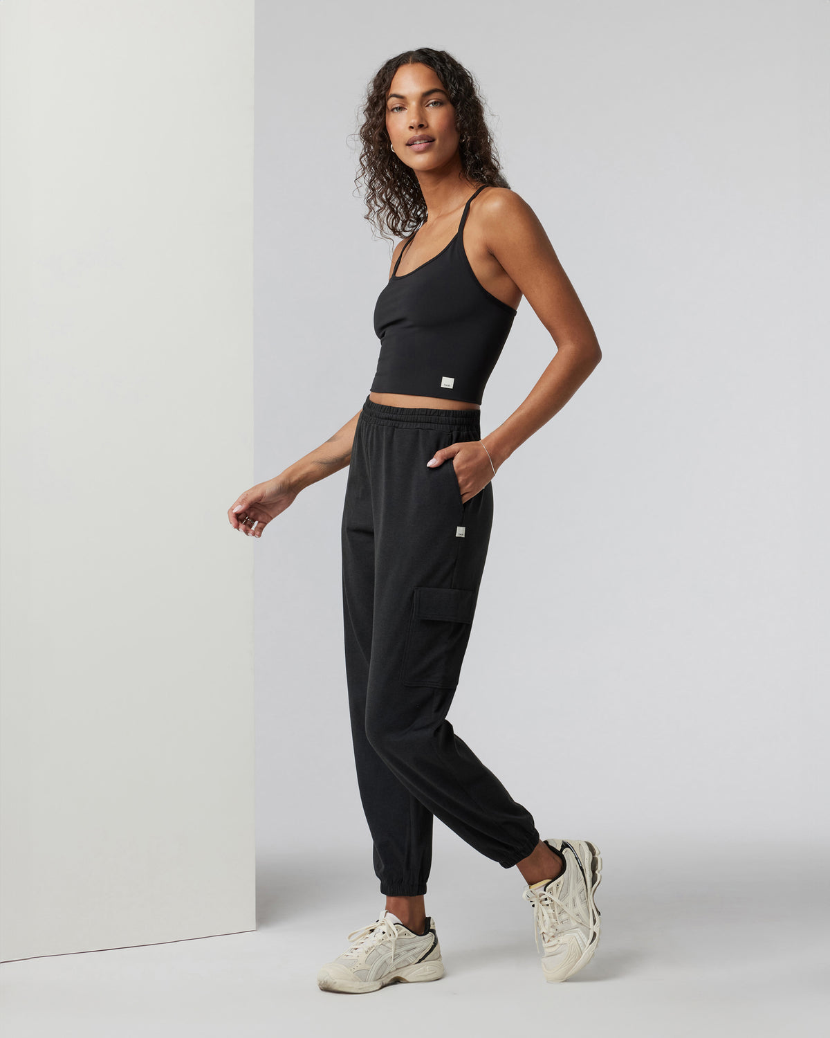 Boyfriend Cargo Sweatpant Black Heather Sweatpants | Vuori outlet