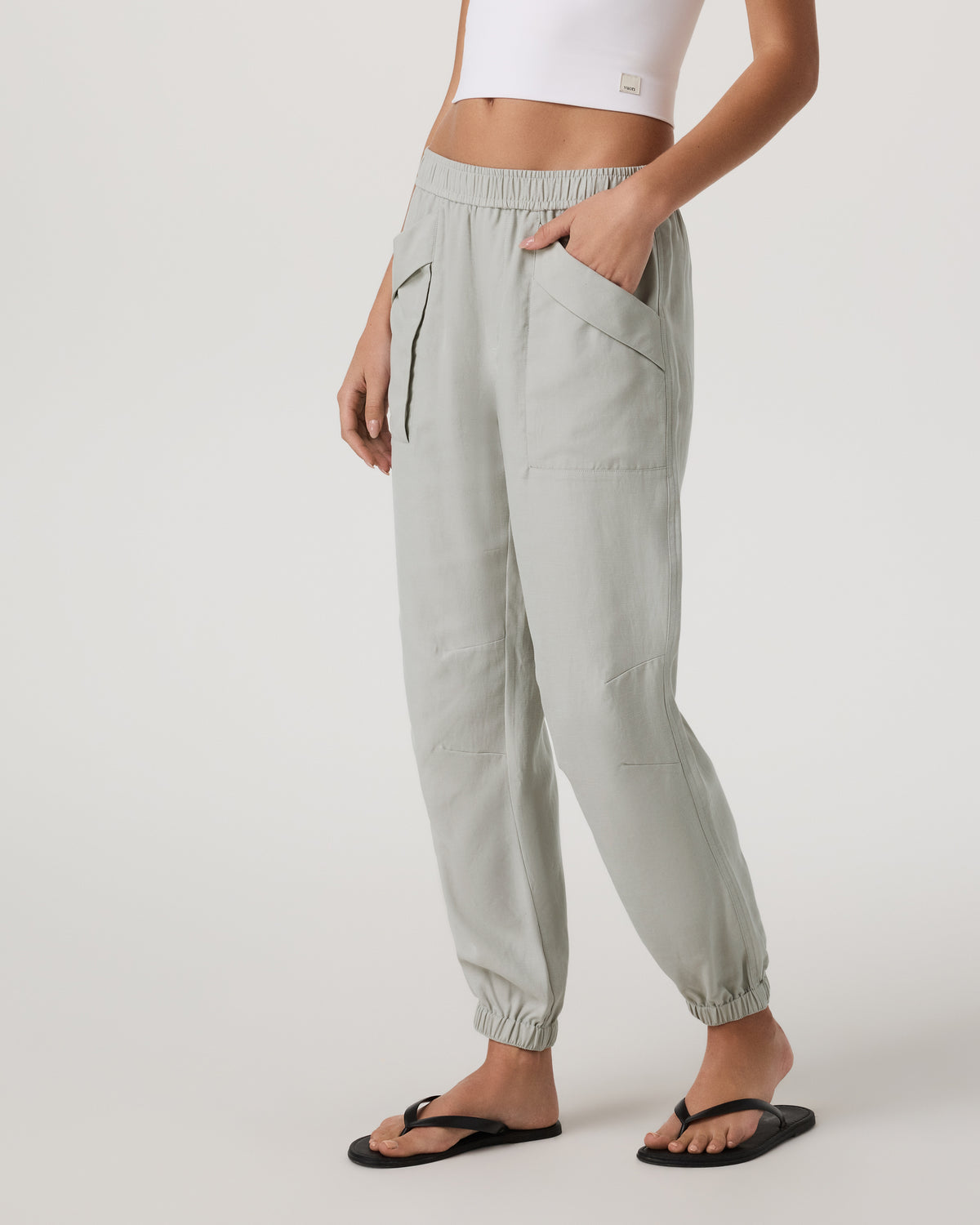Trestles Twill Jogger Talc | Vuori sale