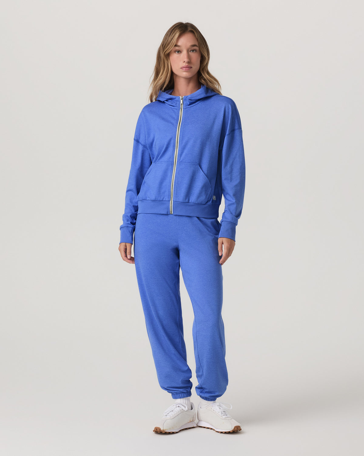 Halo Modern Sweatpant Women's Bright Iris Heather Pants | Vuori shop