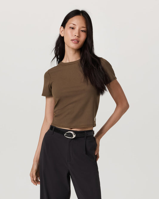 Pose Fitted Tee Women's Espresso T-Shirt | Vuori shop