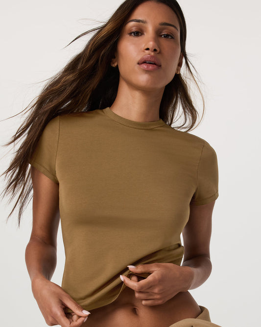 Short Sleeve Feather Classic Tee Women's Rum T-Shirt | Vuori onsale
