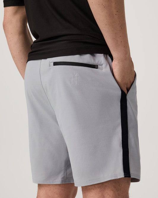 Elevate Kore Utility Short Lined 7" Men's Sea Fog Shorts | Vuori online