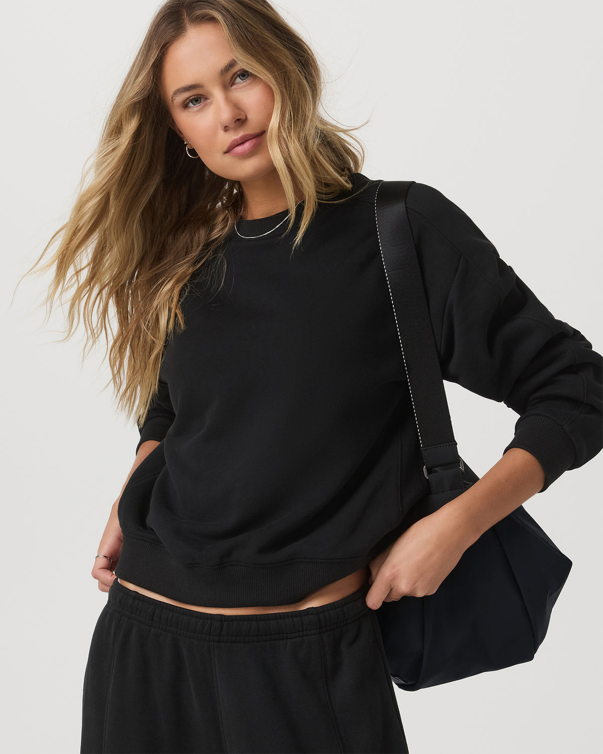 Sedona Seams Crew Women's Black Fleece Sweatshirt | Vuori outlet