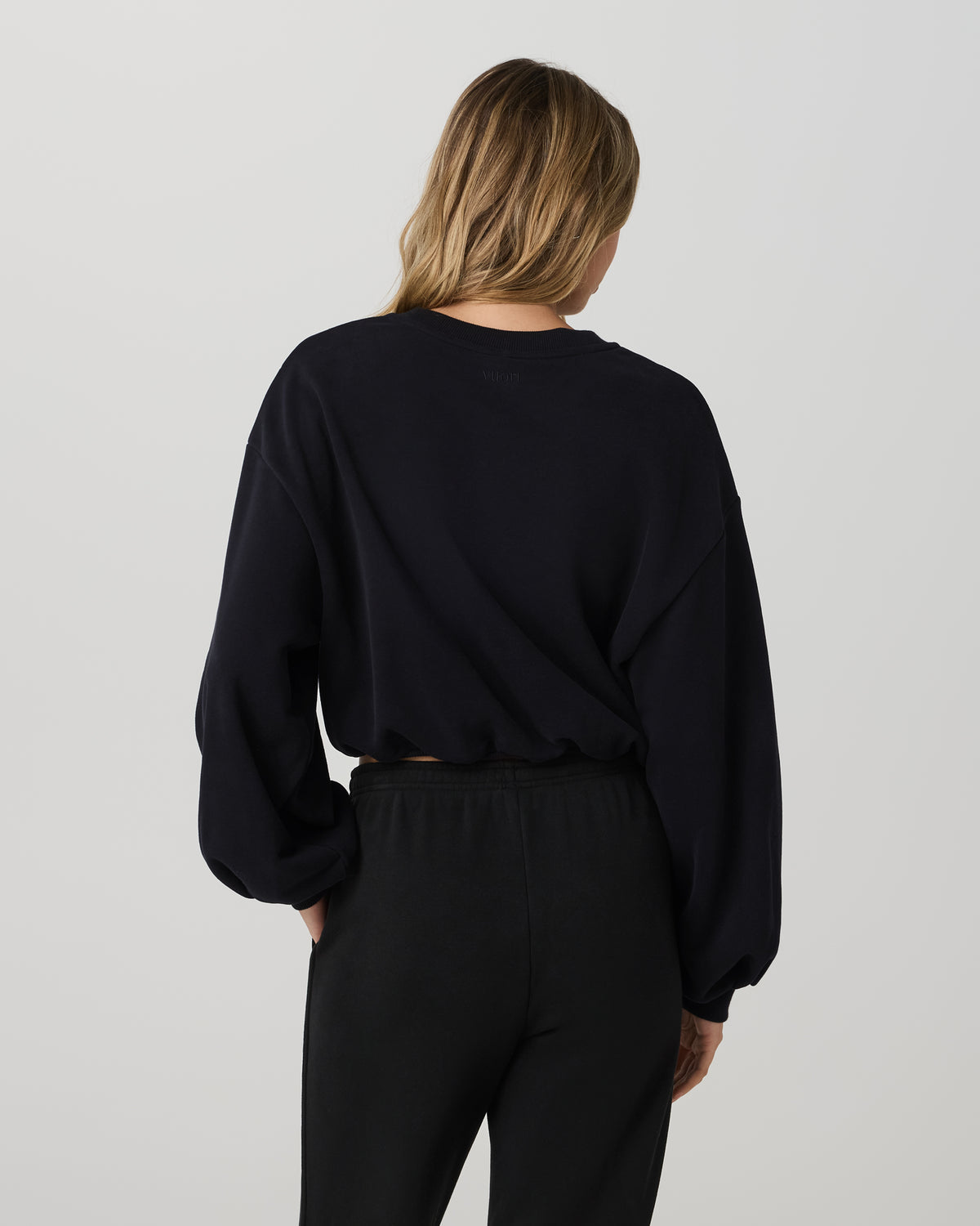 Sedona Bubble Crew Women's Black Pullover Crewneck | Vuori shop