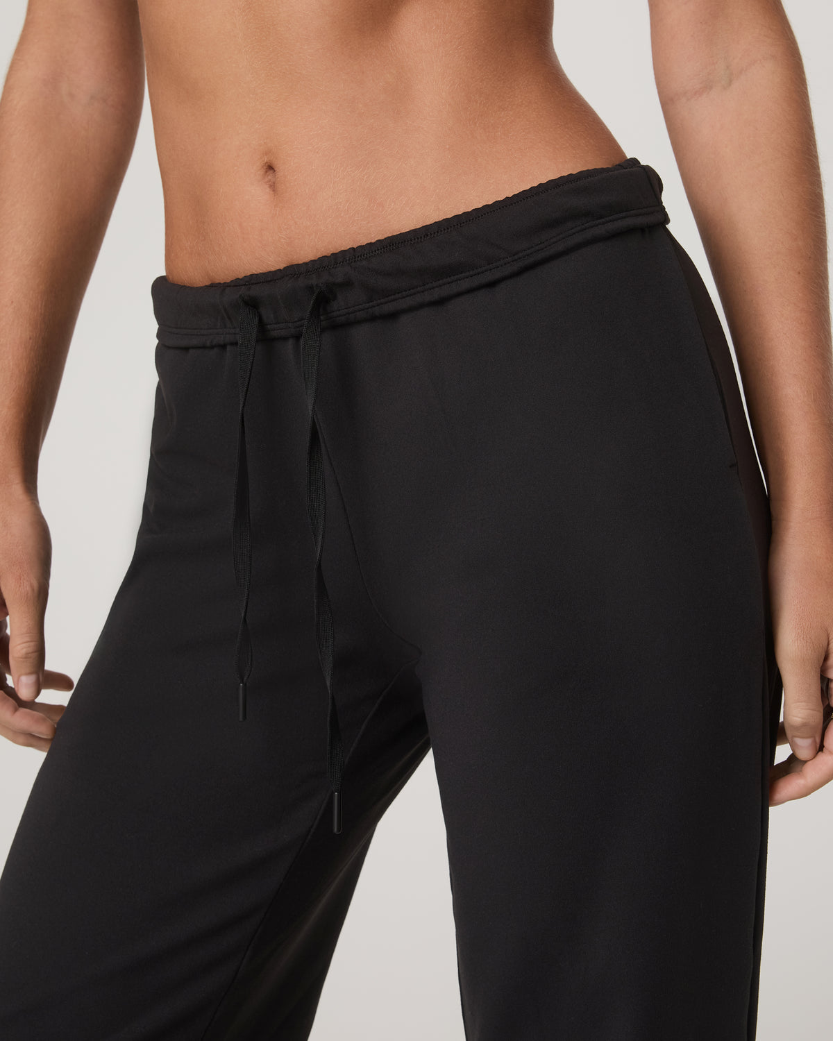 Halo Straight Leg Pant Women's Solid Black Pants | Vuori onsale
