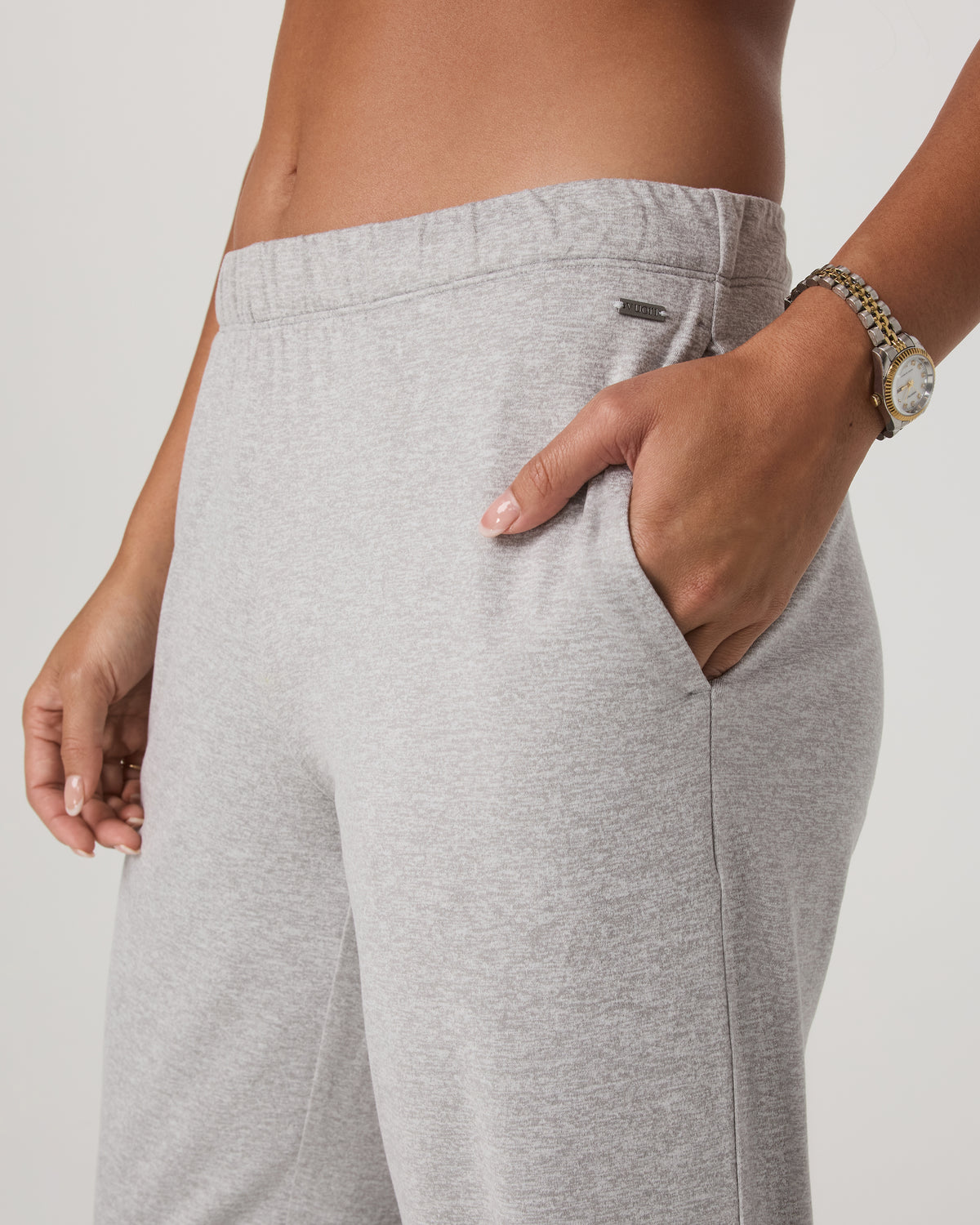 Women's Halo Modern Straight Leg Pant-Short Pale Grey | Vuori outlet