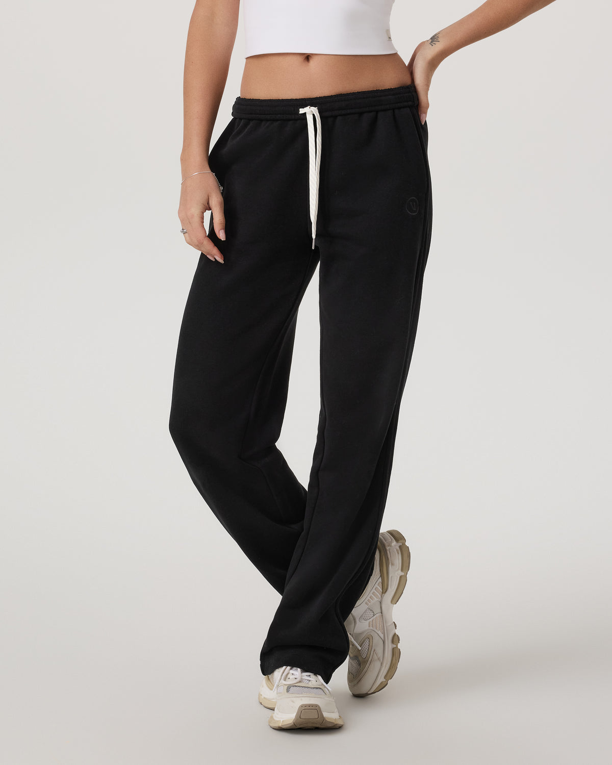 Sedona Straight Leg Sweatpant - Long Women's Black Pant | Vuori online
