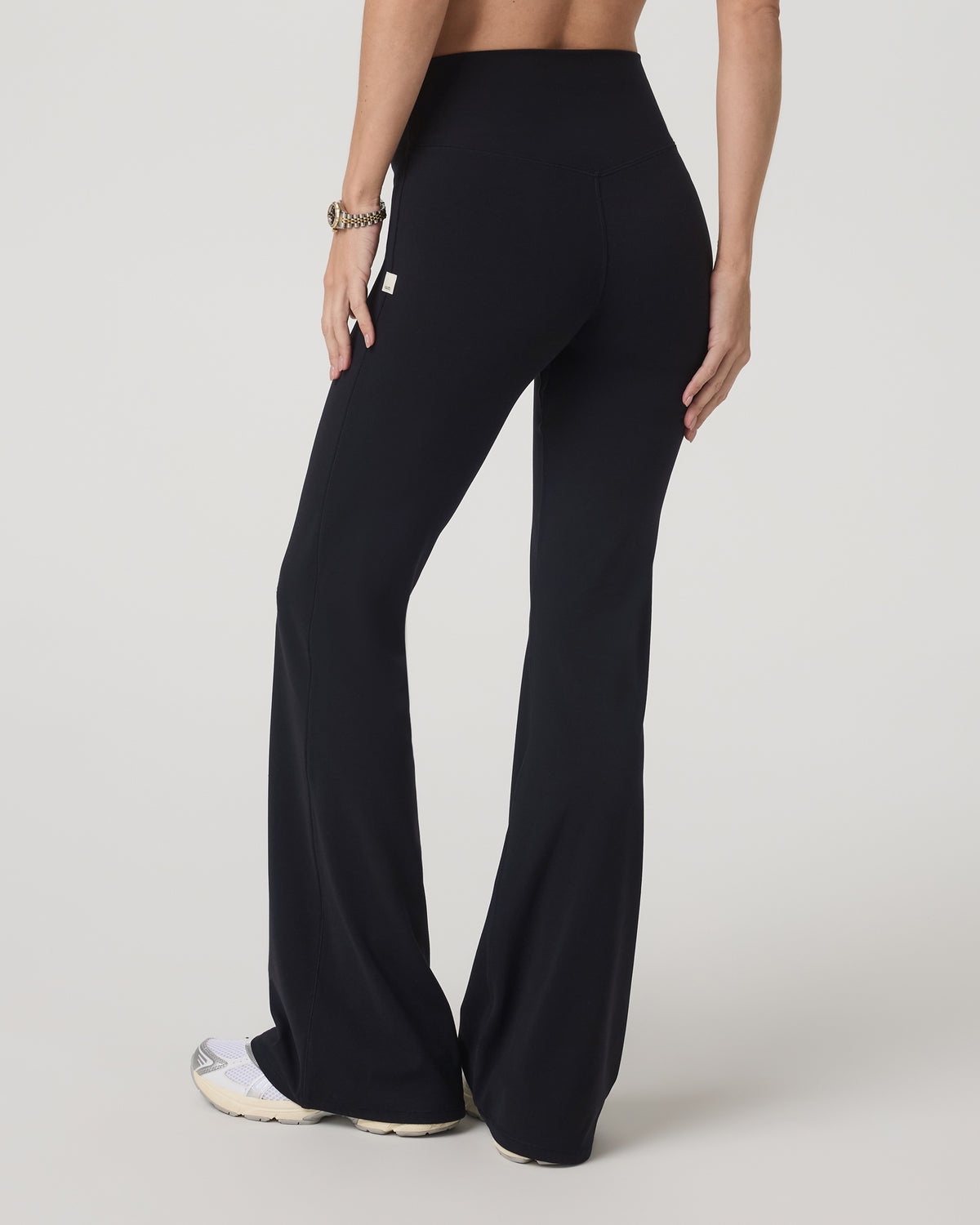 Vuori AllTheForm™ Flare - Short Women's Black Leggings | Vuori online