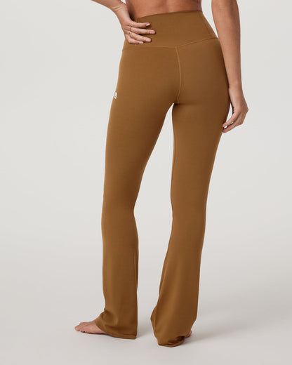 Vuori AllTheFeels™ Slim Flare Women's Rum Leggings | Vuori for sale