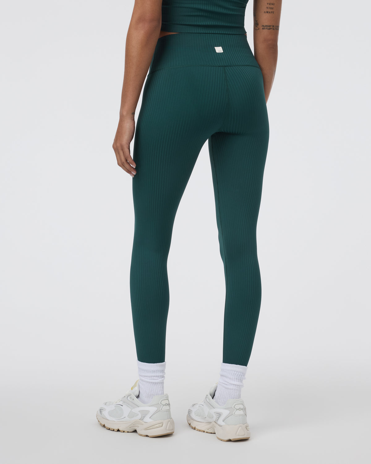 Inversion Rib Legging Moss | Vuori online