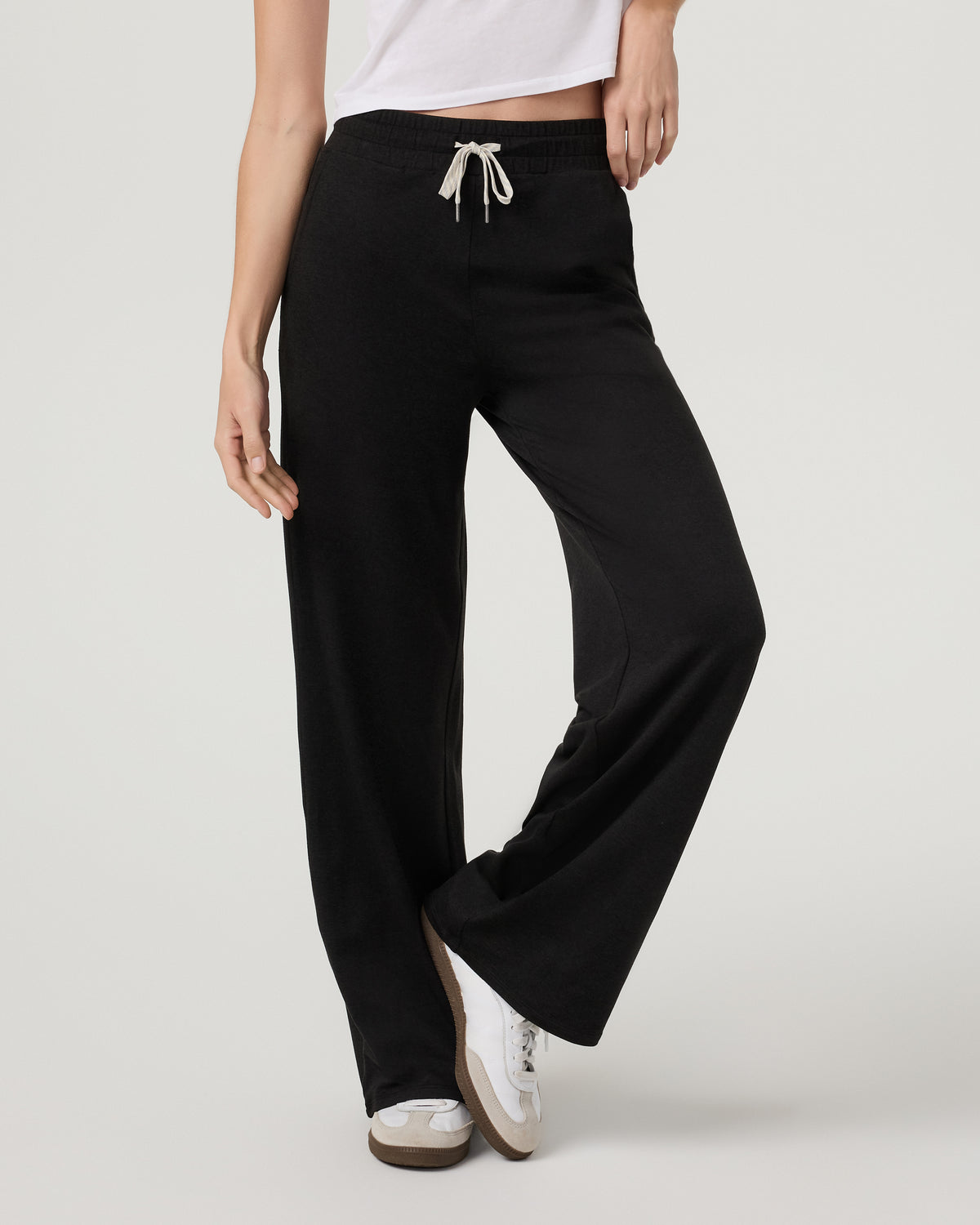 Halo Essential Wideleg - Short Black Heather | Vuori onsale