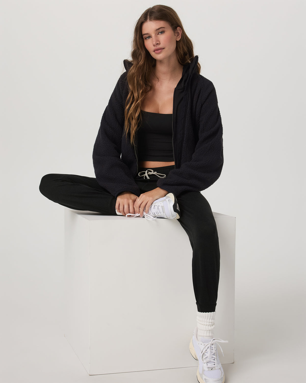 Performance Jogger - Long Black Heather Long Joggers | Vuori outlet