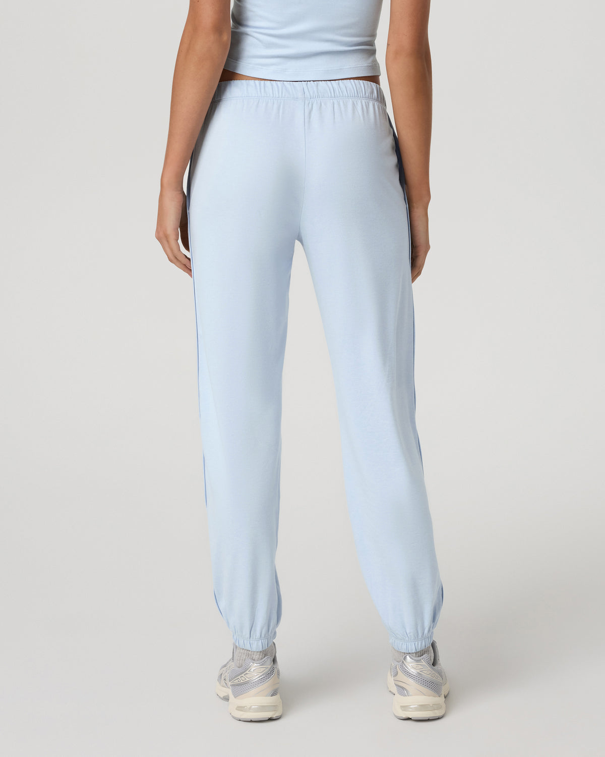 Women's Halo Modern Sweatpant Soft Sky Heather | Vuori onsale