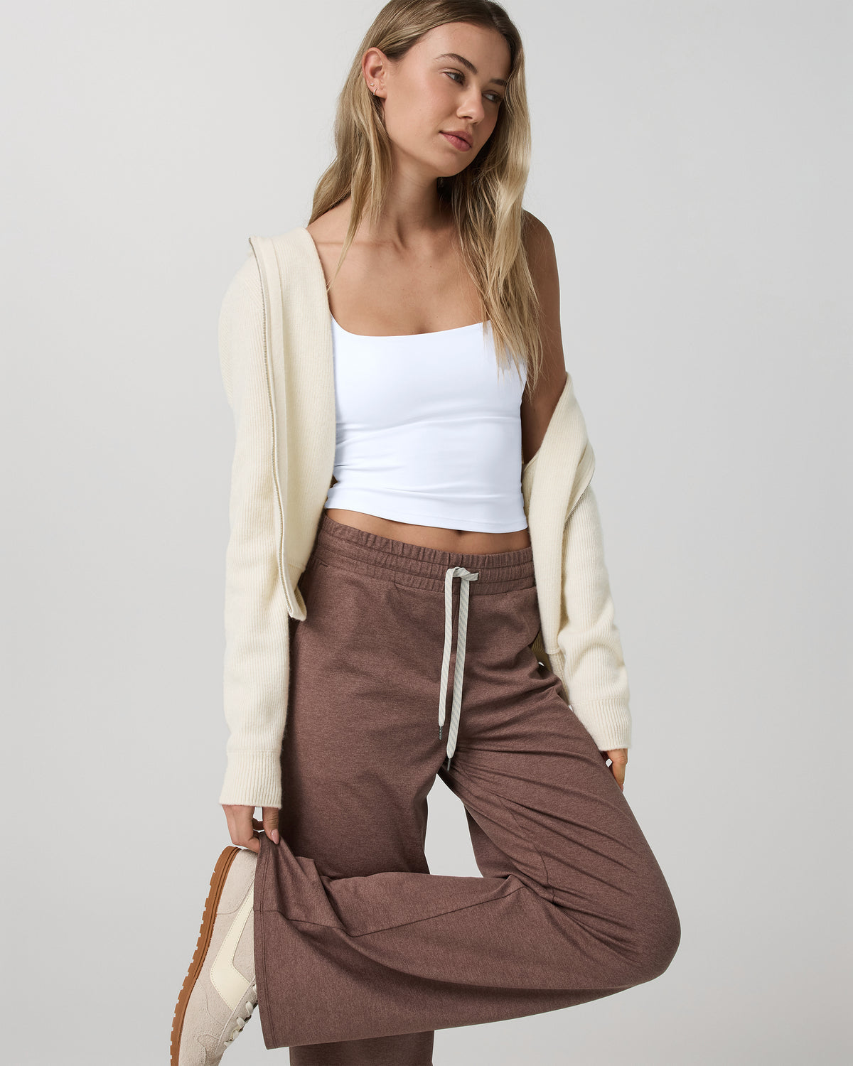 Halo Essential Wideleg Pant Women's Sable Heather Pant | Vuori outlet