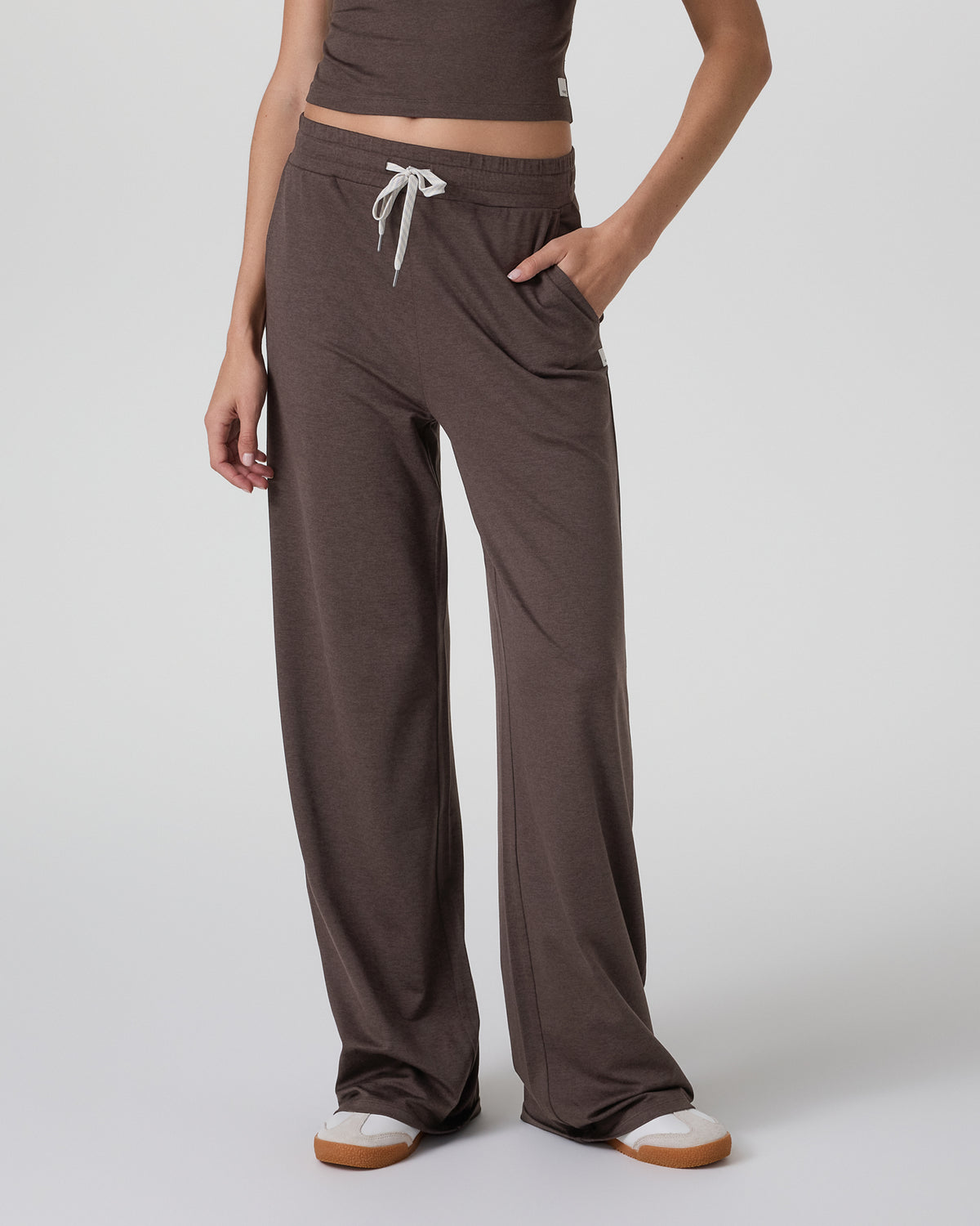 Halo Essential Wideleg Pant - Short Java Heather | Vuori onsale