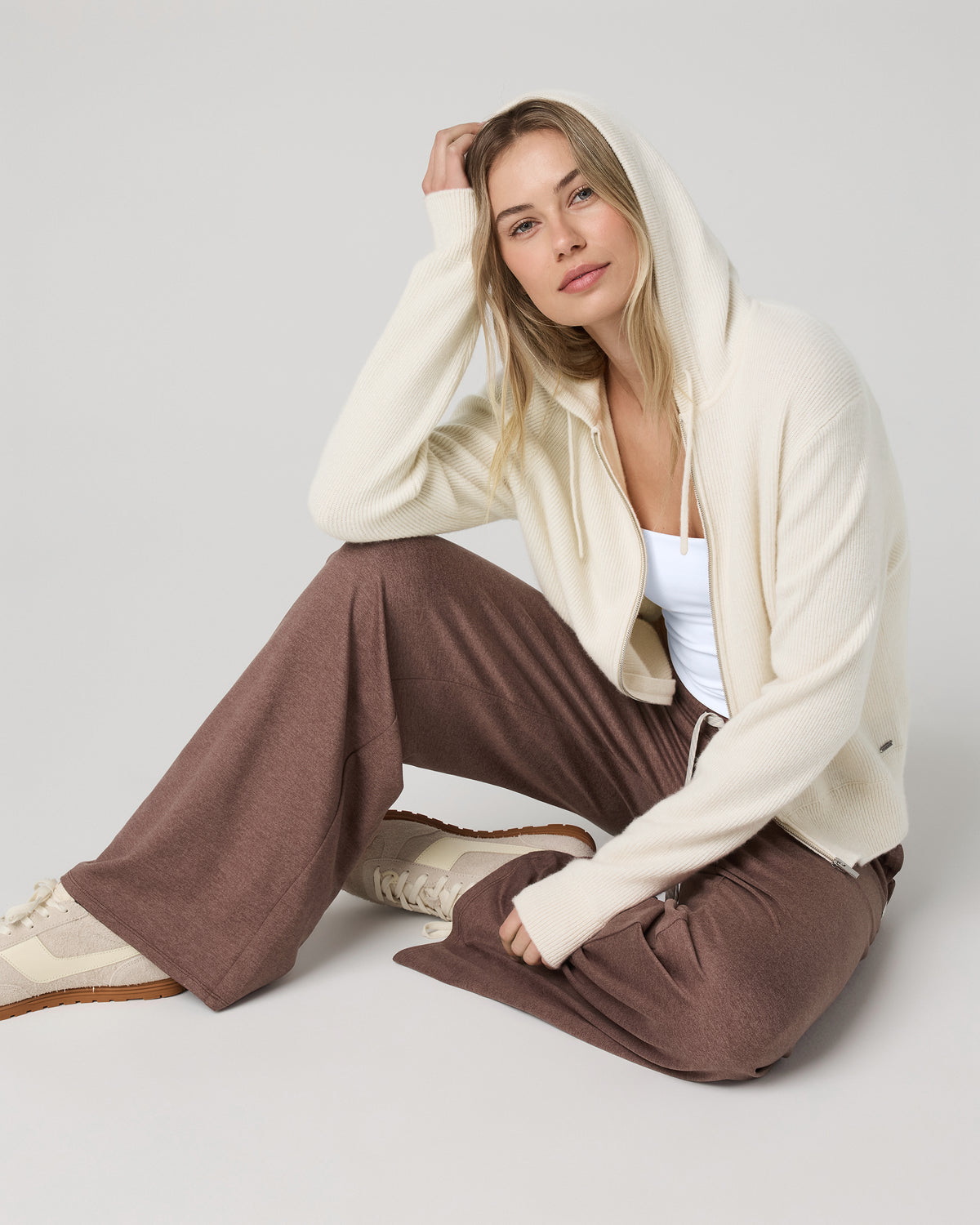 Halo Essential Wideleg - Long Women's Sable Heather Pants | Vuori online