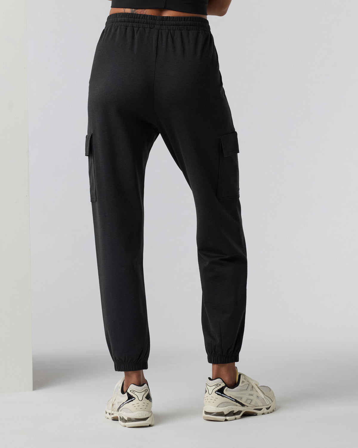 Boyfriend Cargo Sweatpant Black Heather Sweatpants | Vuori outlet