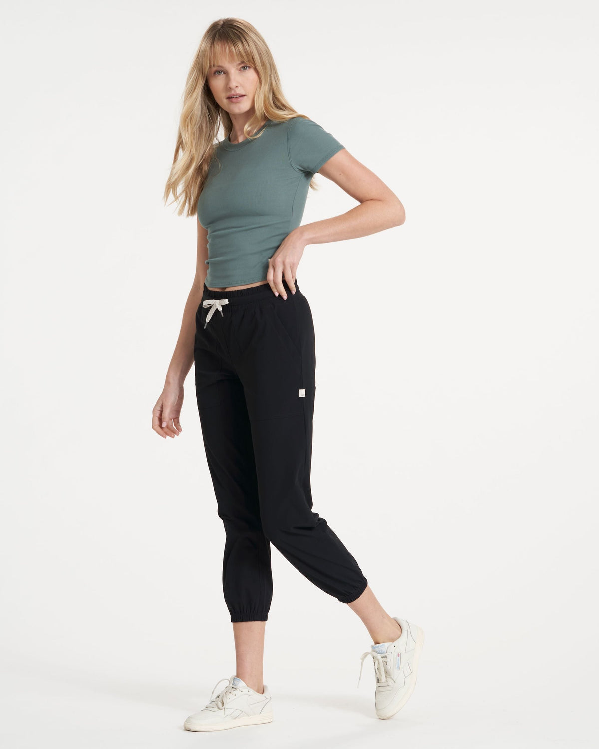 Miles Jogger Women's Lightweight Black Pants | Vuori shop