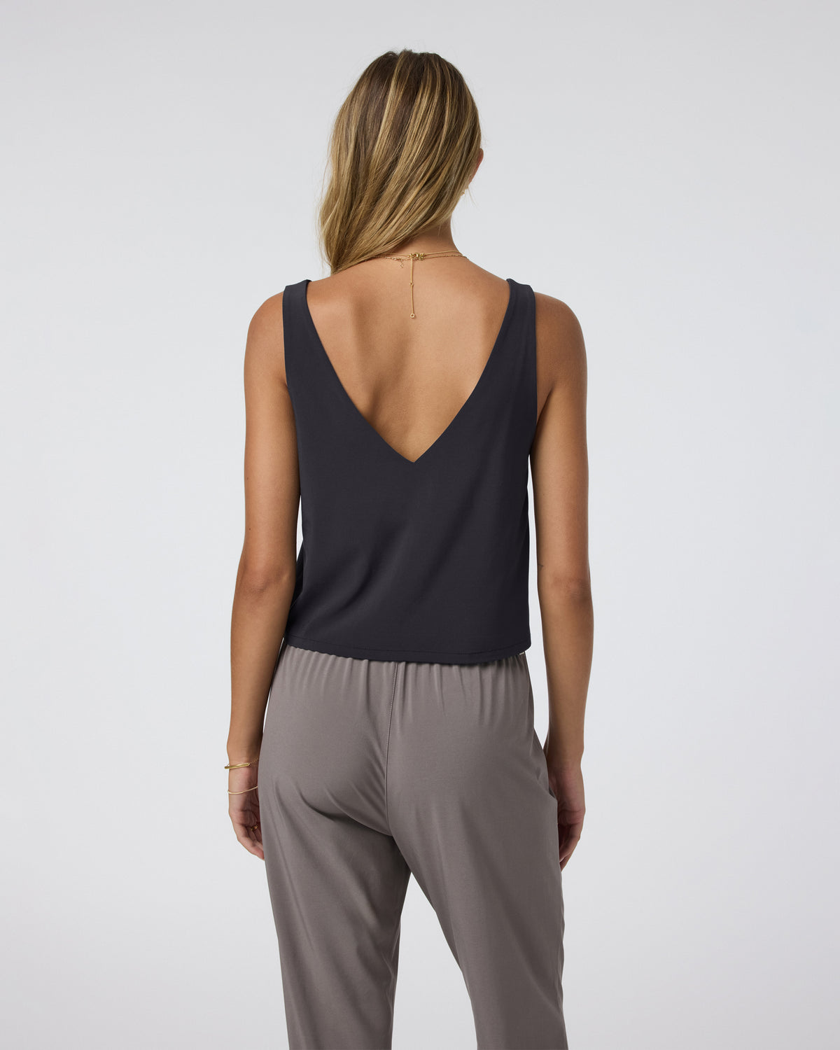 Villa Cropped Tank Black | Vuori outlet