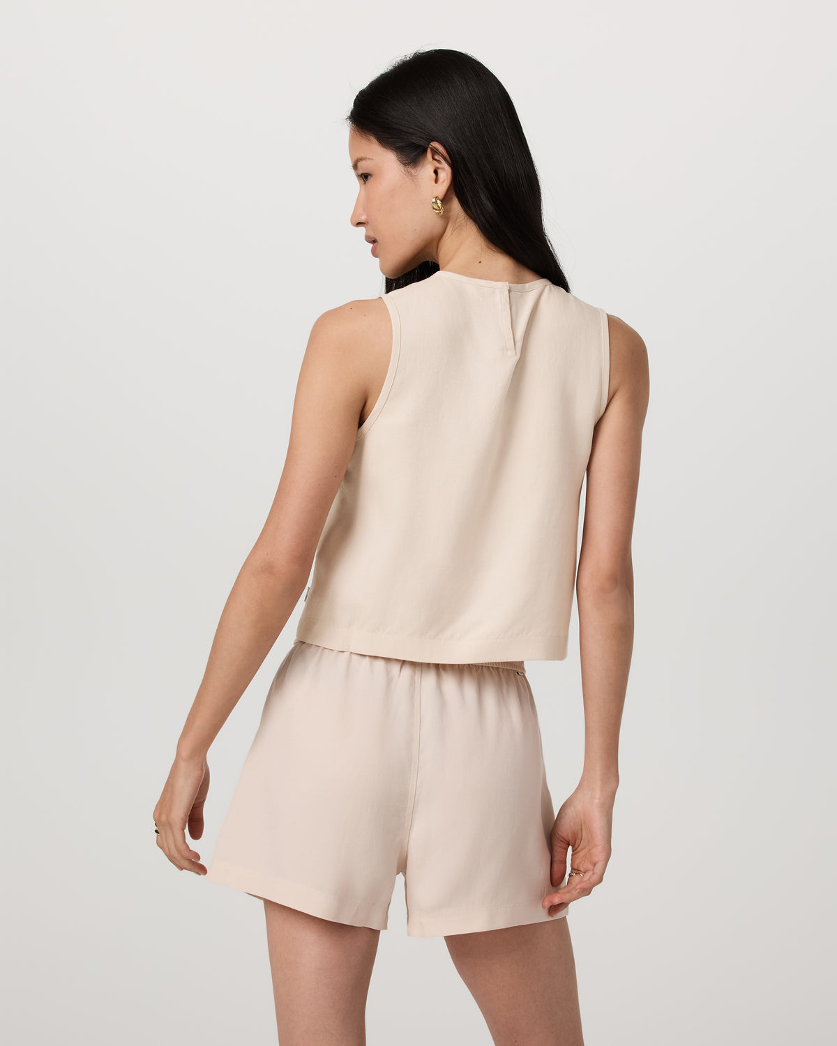 Trestles Twill Crop Tank Women's Sand Dollar Tank Top | Vuori shop