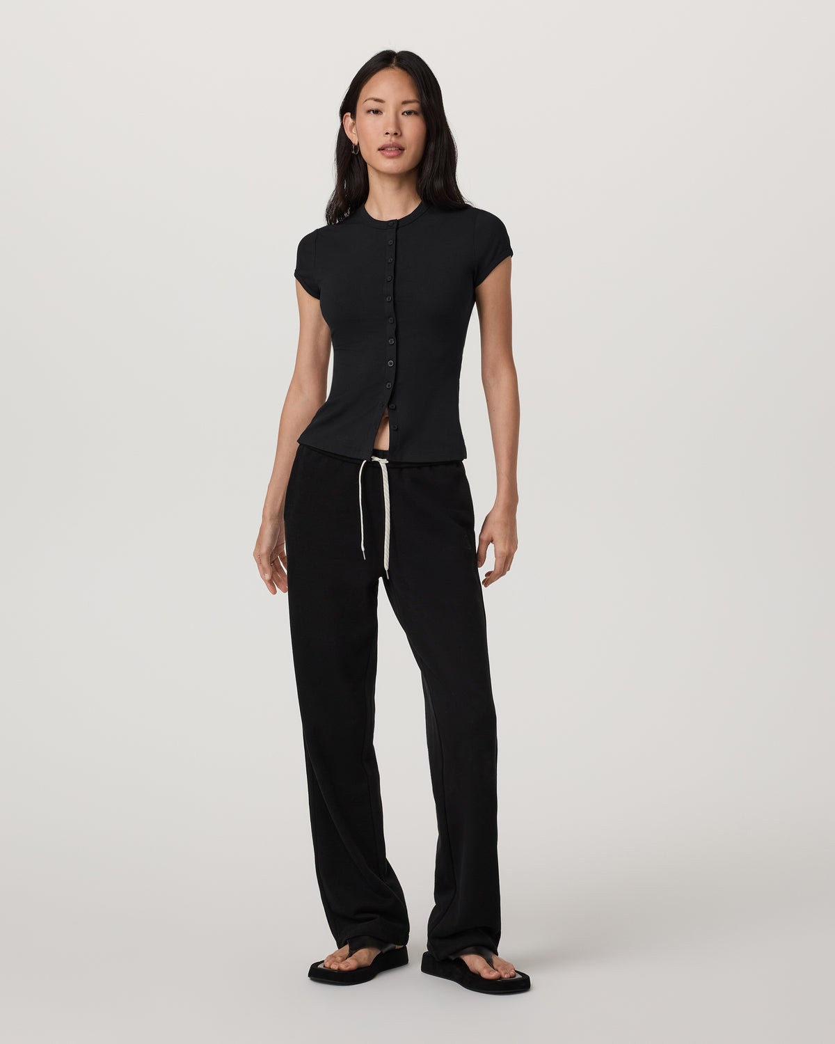 Short Sleeve Pose Button Up Women's Black Crewneck| Vuori | Vuori shop