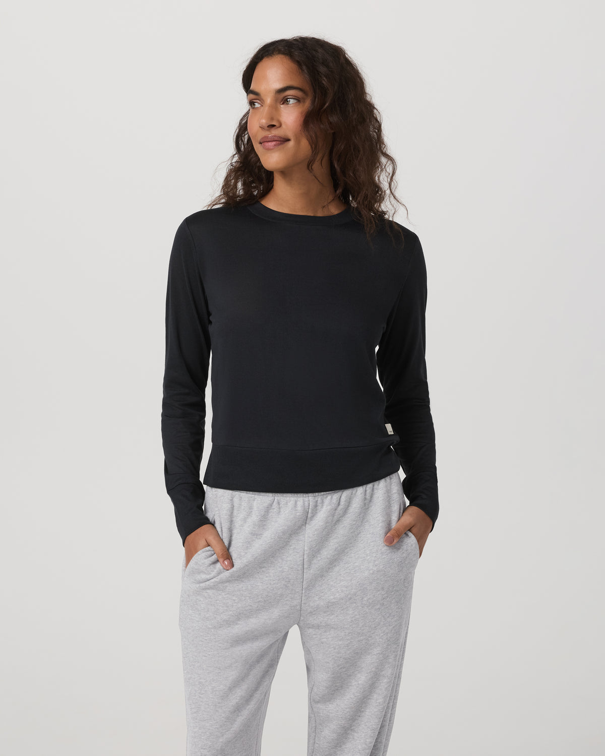 Daydream Crew Lightweight Black Long Sleeve Shirt | Vuori shop