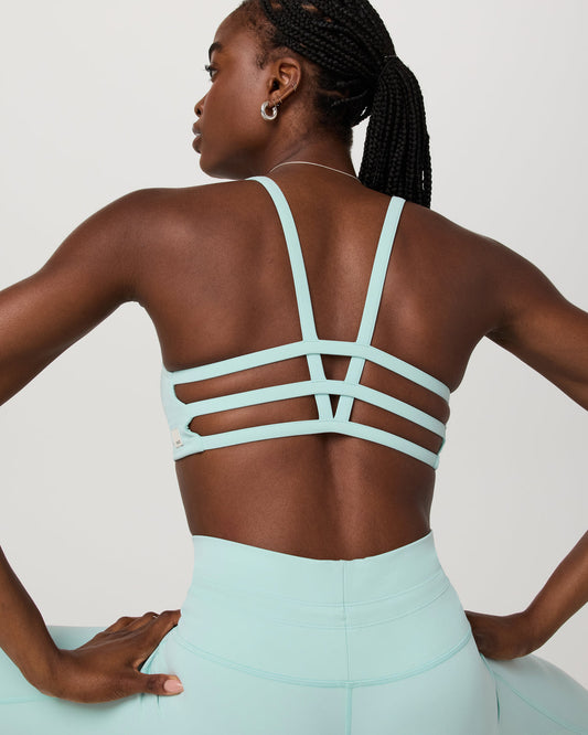Yosemite Bra Women's Spearmint Strappy Sports Bra | Vuori onsale