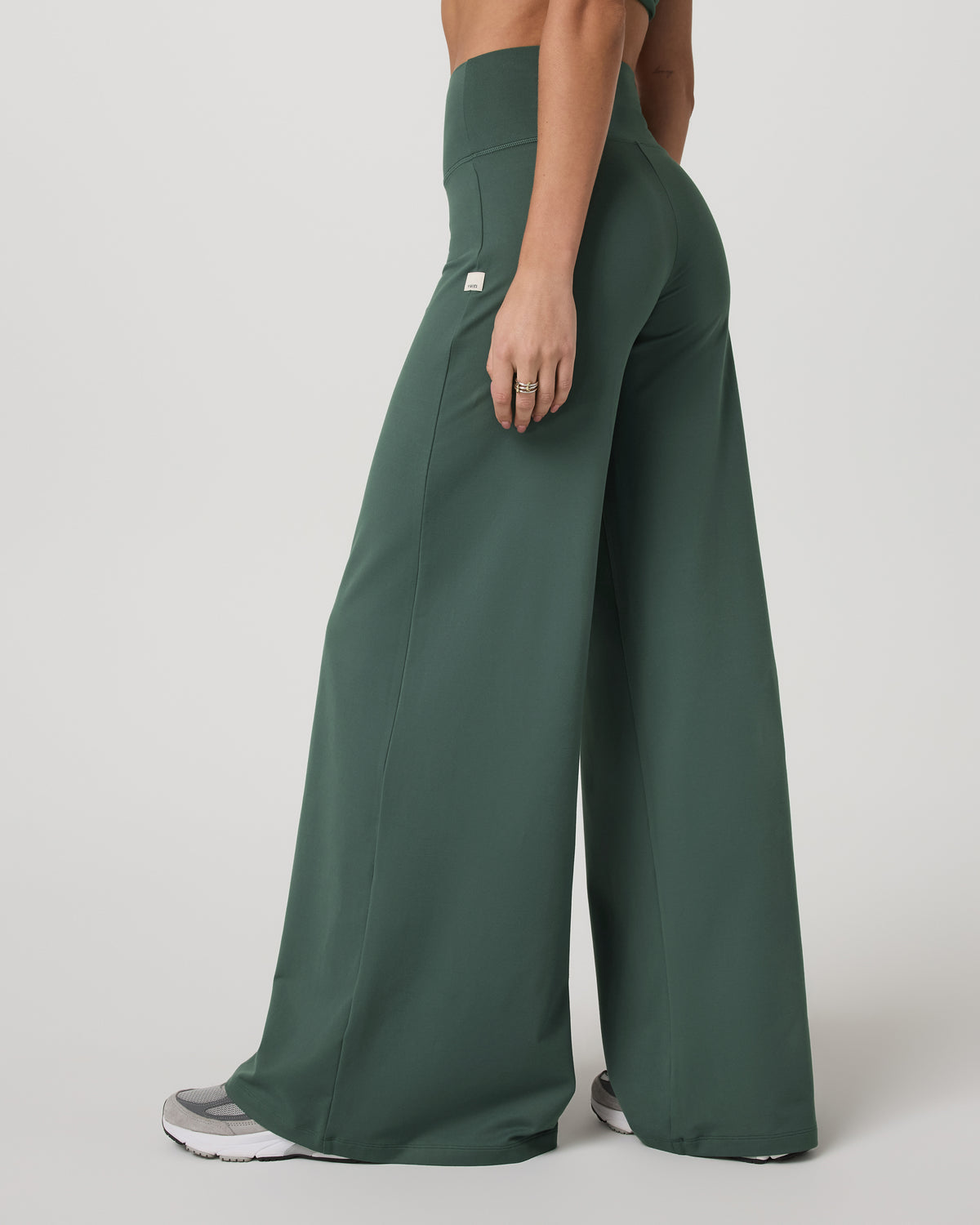Halo Easy Wideleg Pant - Long Women's Agate Green Pants | Vuori shop