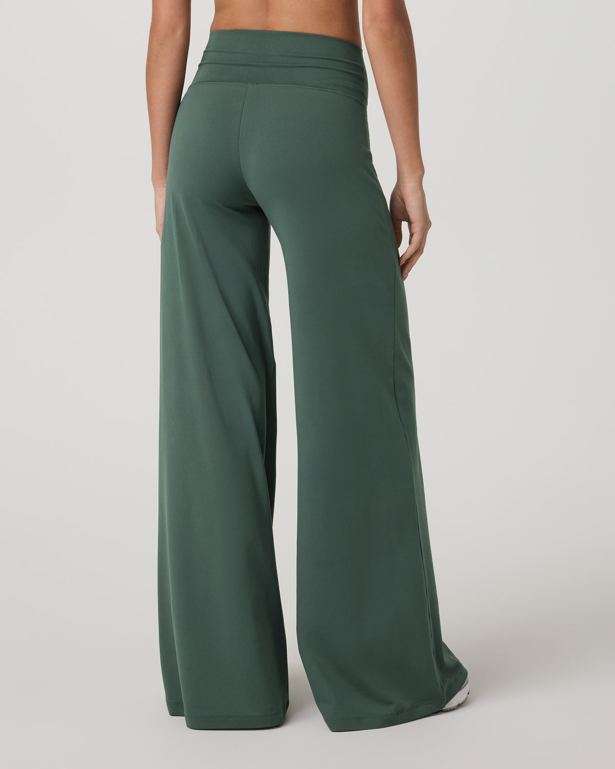 Halo Easy Wideleg Pant - Long Women's Agate Green Pants | Vuori shop