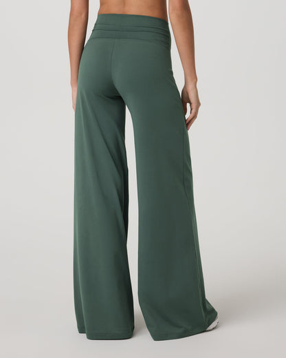 Halo Easy Wideleg Pant - Long Women's Agate Green Pants | Vuori shop