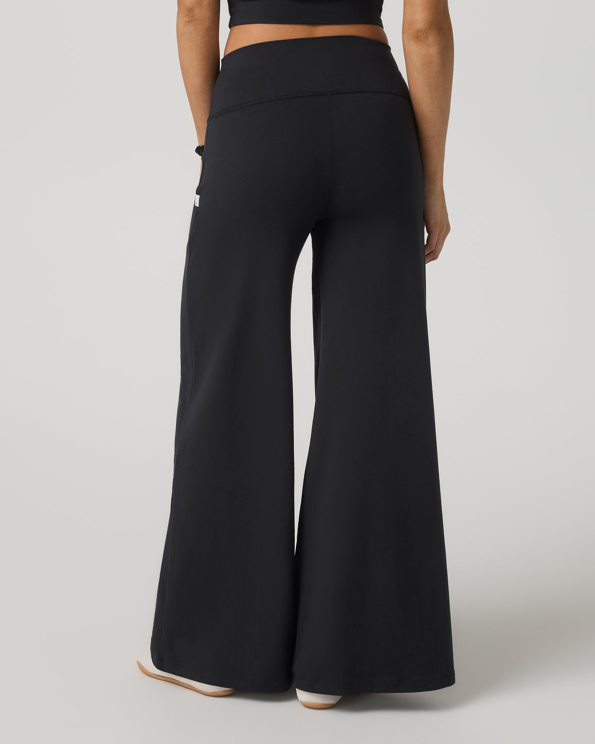 Halo Easy Wideleg Pant Women's Solid Black Wideleg Pants | Vuori discount