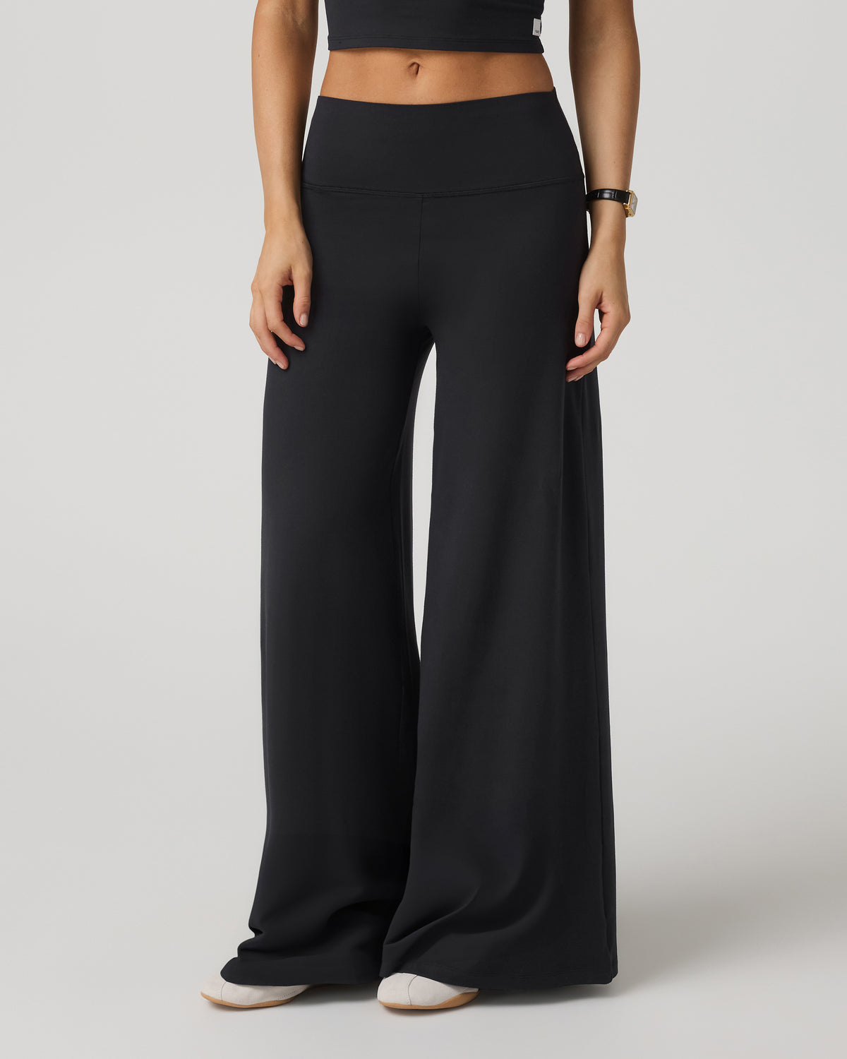 Halo Easy Wideleg Pant - Short Women's Solid Black Pants | Vuori outlet