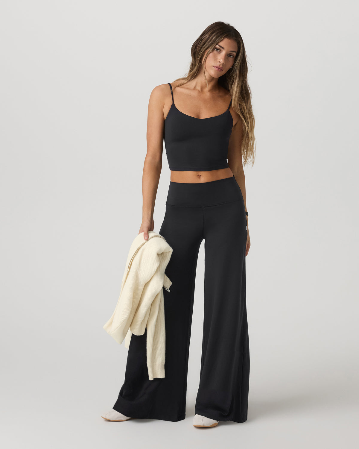 Halo Easy Wideleg Pant - Short Women's Solid Black Pants | Vuori outlet
