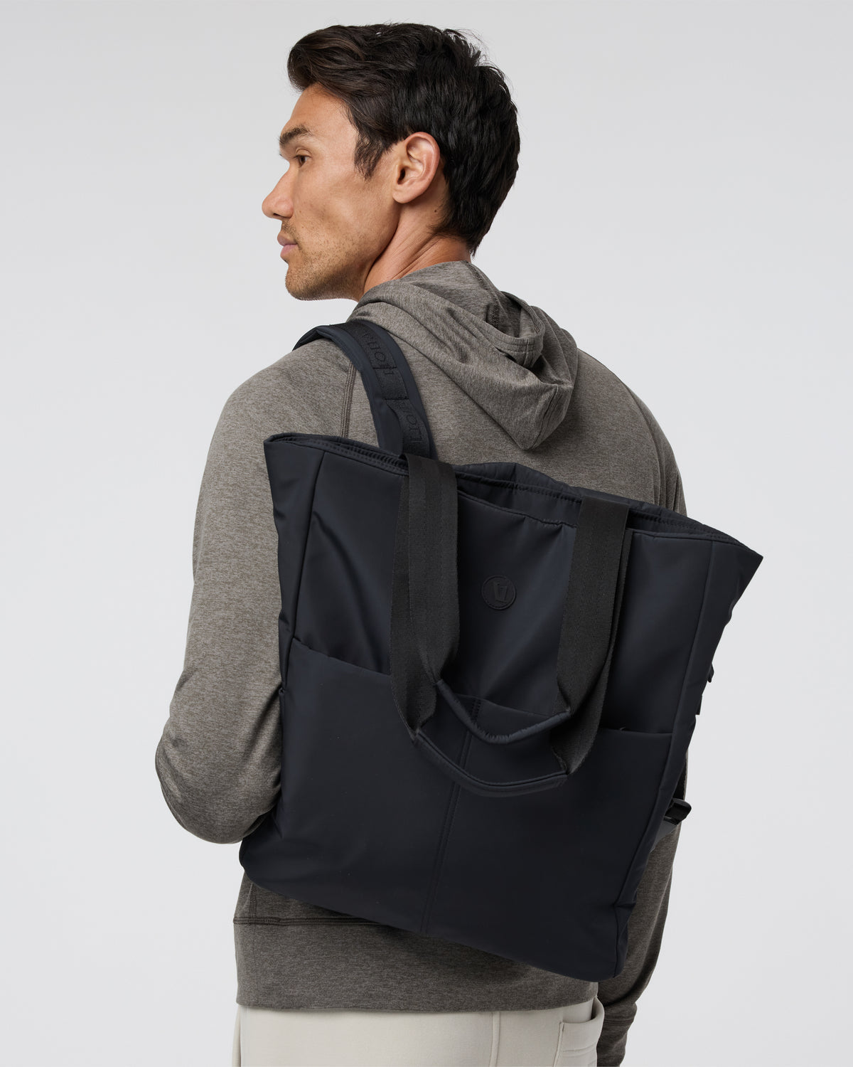 V1 Convertible Tote Bag 2.0 Black | Vuori outlet