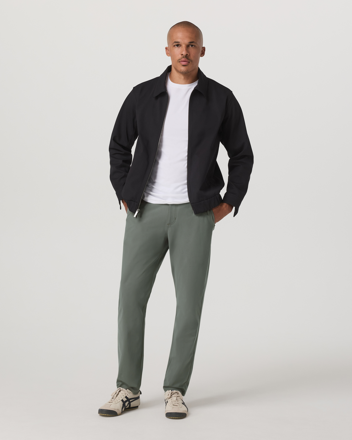 Meta Trouser Classic Fit 30" Men's Light Oregano Pants | Vuori for sale