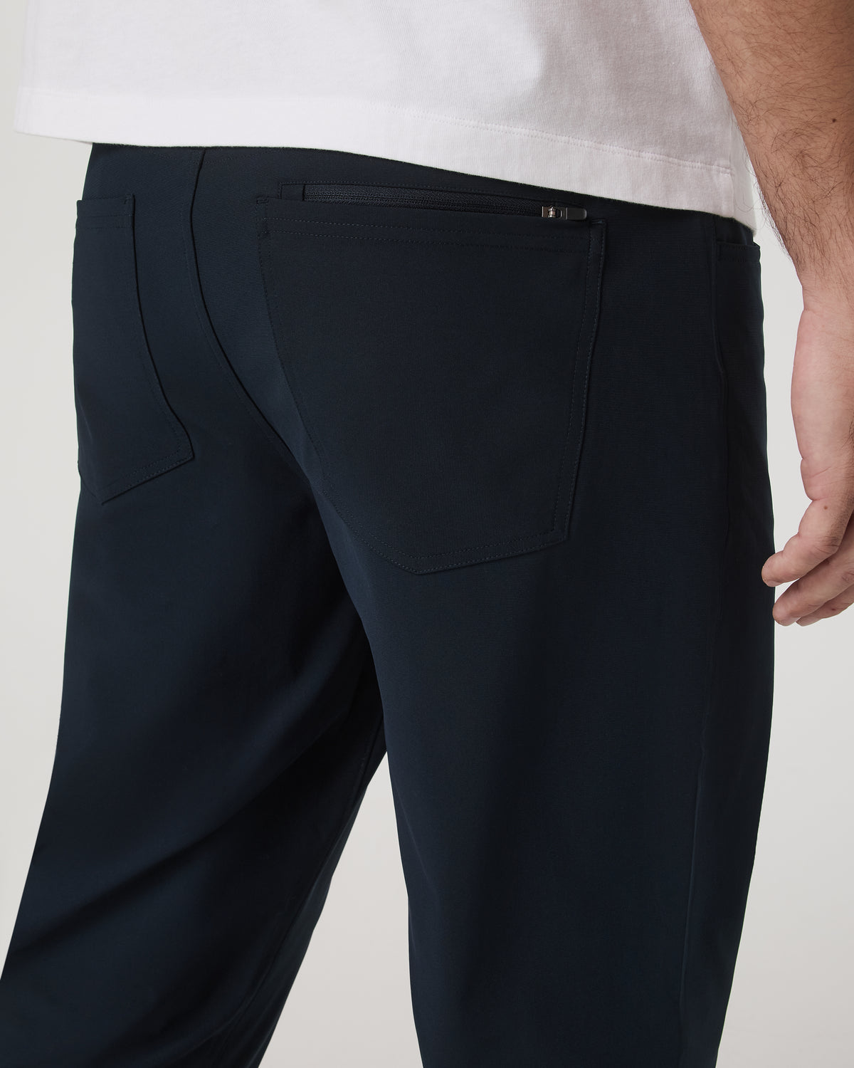 Meta Pant Classic Fit 30" Ink | Vuori outlet
