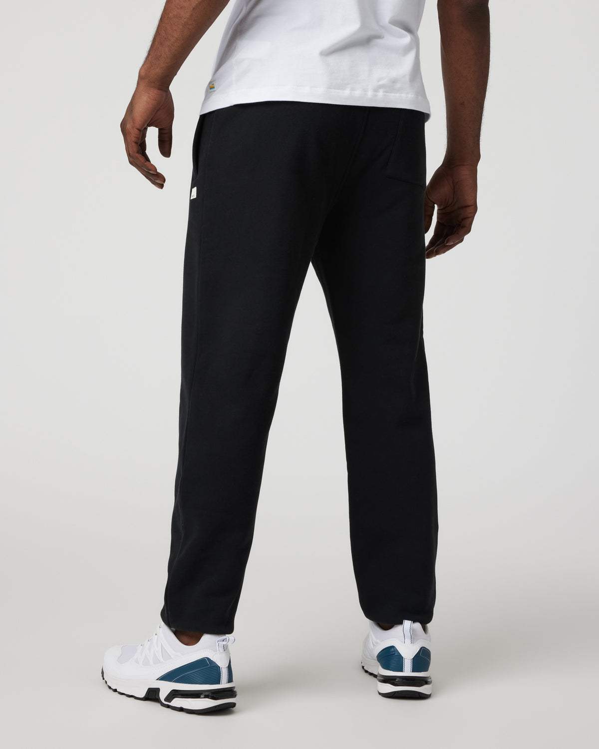 Seaside Sweatpant 28" Men's Relaxed Fit Black Sweatpant | Vuori onsale