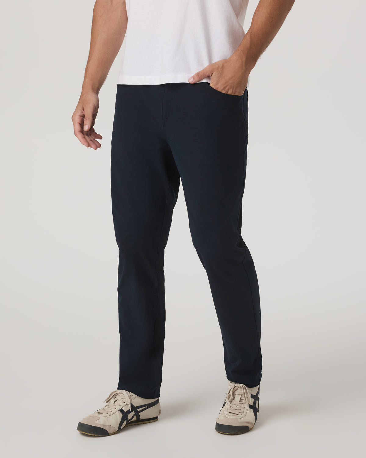 Meta Pant Classic Fit 32" Ink | Vuori for sale