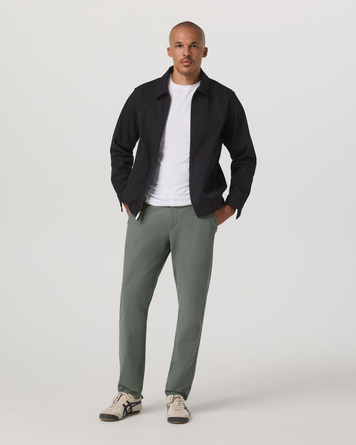 Meta Trouser Classic Fit 32" Men's Light Oregano Pants | Vuori shop