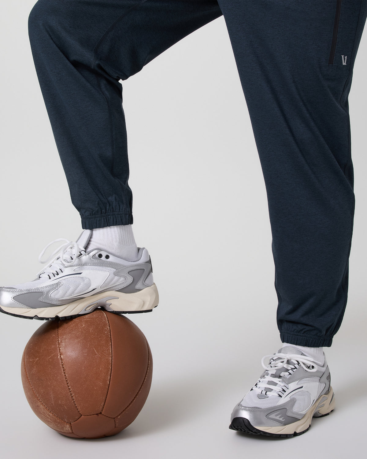 Sunday Performance Sweatpant Classic 30" Ink Heather | Vuori discount