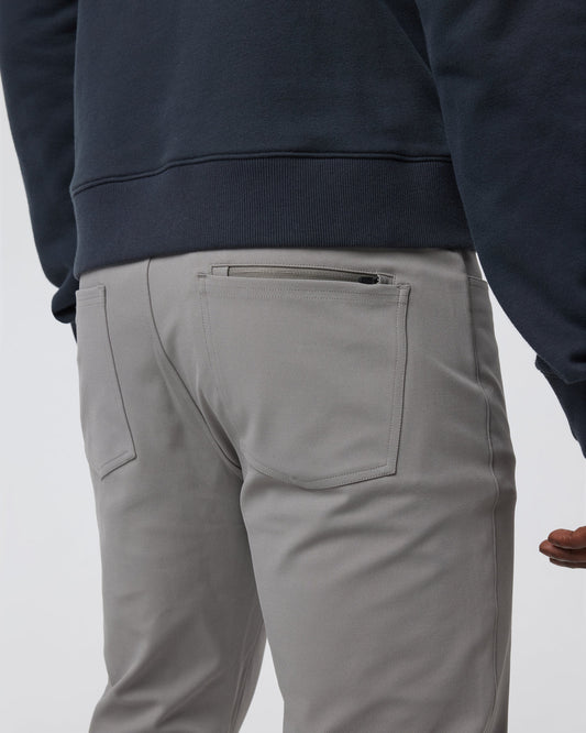 MetaTwill Pant Athletic Slim 32" Shiitake | Vuori online
