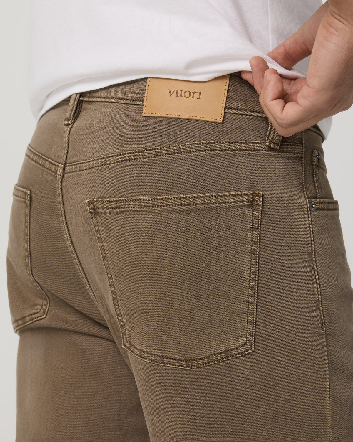Men's Benton Stretch Twill Pant Classic Fit 30" Peppercorn | Vuori shop