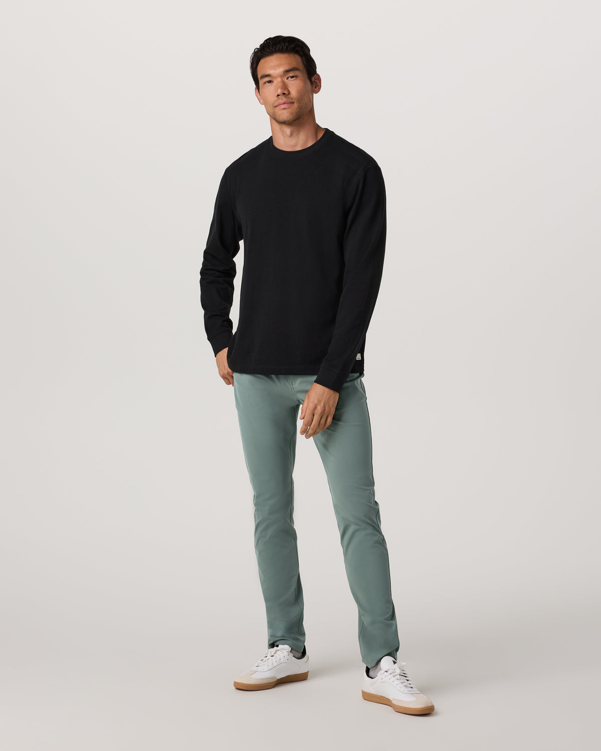 Meta Pant Athletic Slim Fit 32" Men's Marsh 5-Pocket Pant | Vuori shop