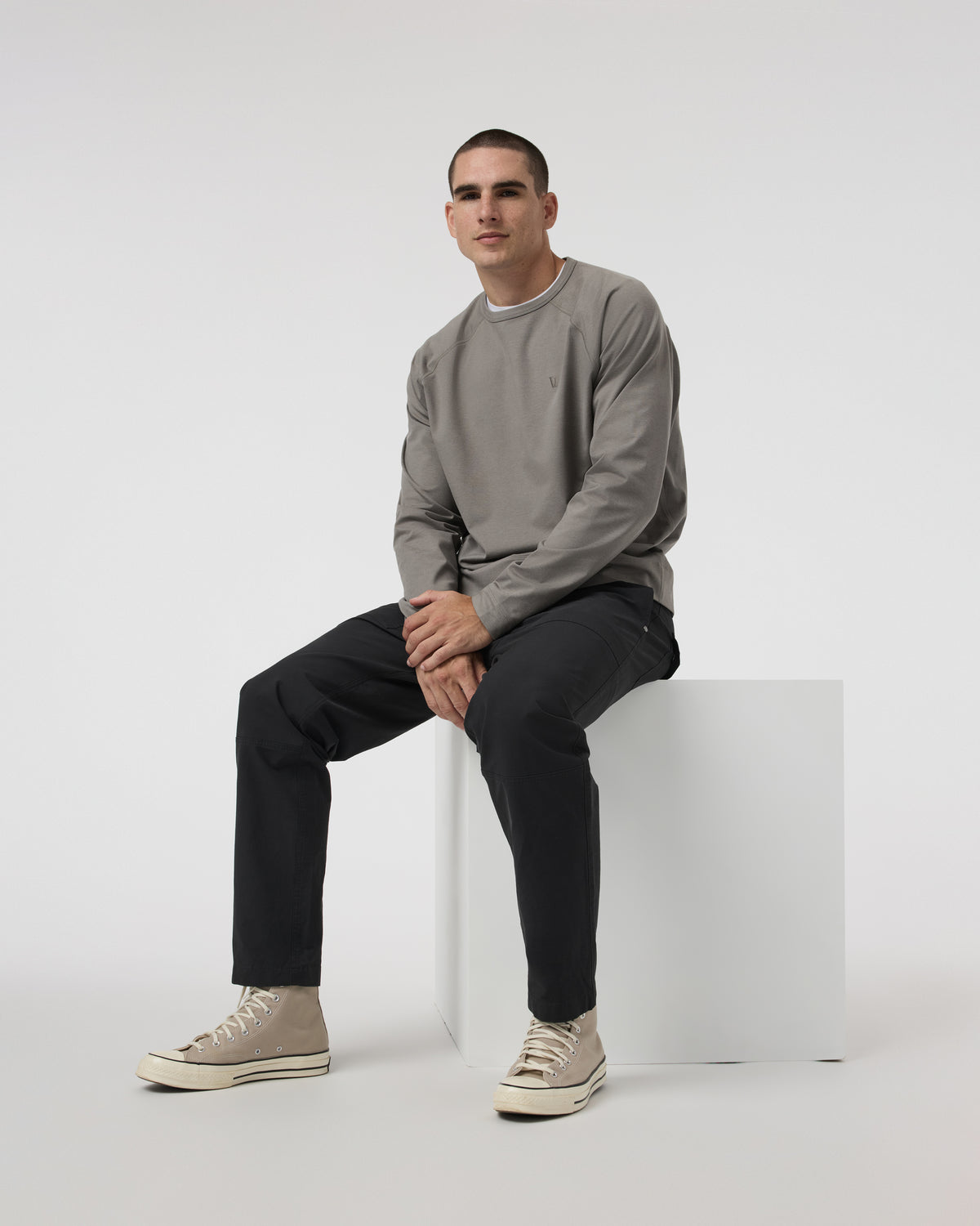 Barren Pant Classic 32" Men's Black Pants | Vuori online