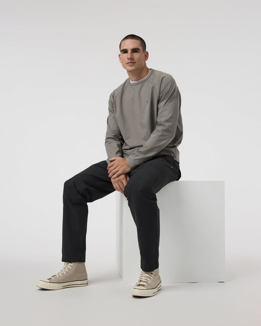 Barren Pant Classic 32" Men's Black Pants | Vuori online
