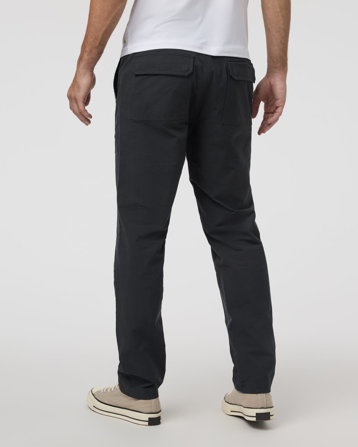 Barren Pant Classic 32" Men's Black Pants | Vuori online
