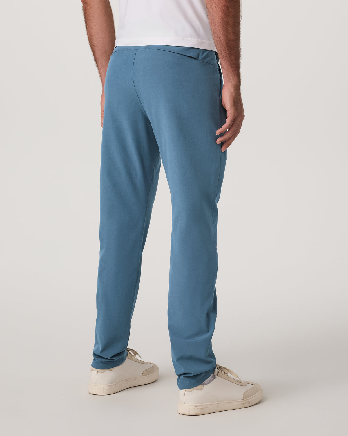 Aim Pant Men's Pool Blue Athletic Slim Fit 30" Inseam | Vuori outlet