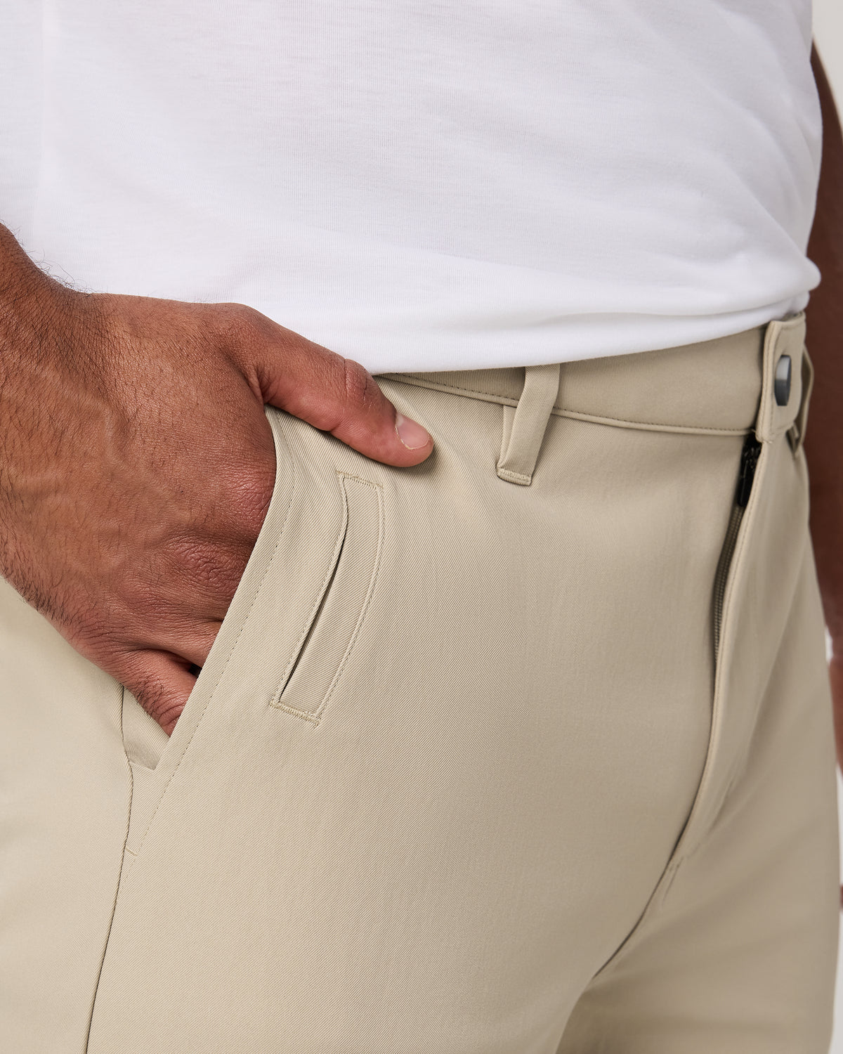 Men's Cascade Tech Chino Athletic Slim Fit 32" Trench | Vuori for sale