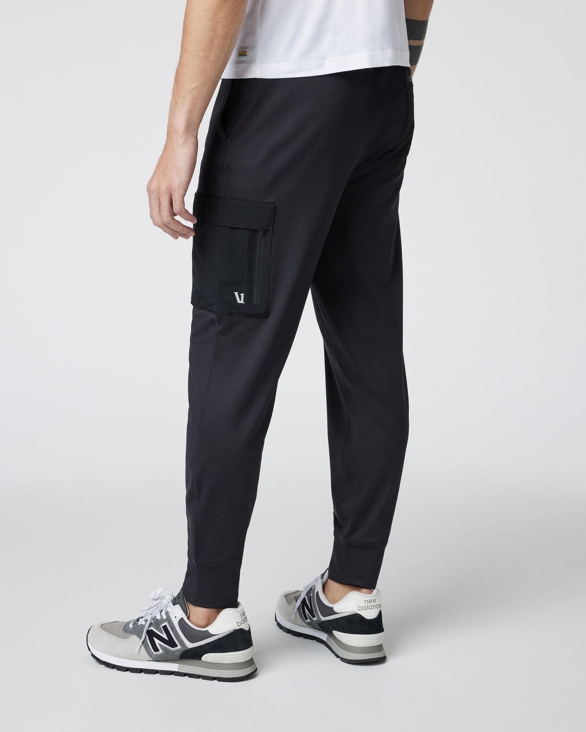 Sunday Utility Jogger Men's Black Cargo Joggers | Vuori shop